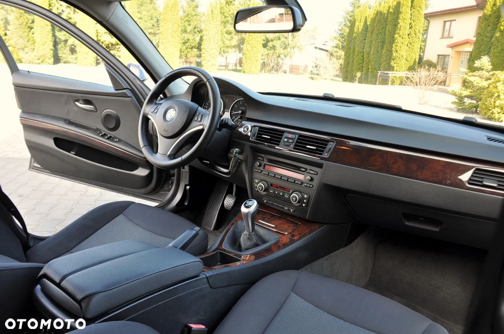 BMW Seria 3 - 34