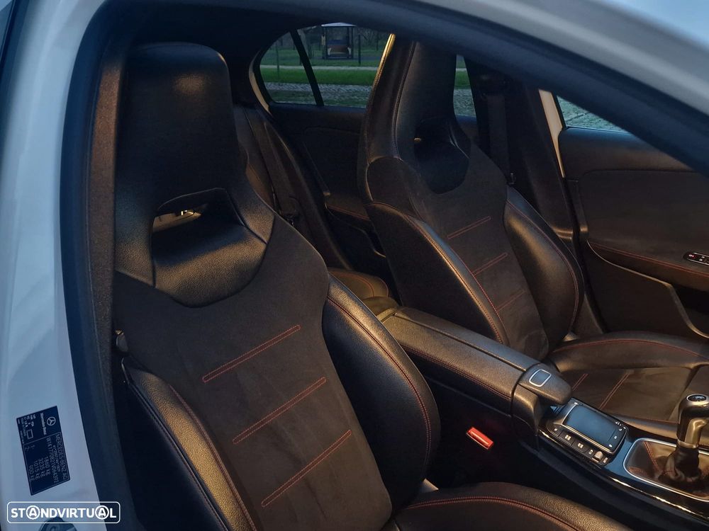 Mercedes-Benz A 160 Advanced AMG Line - 15