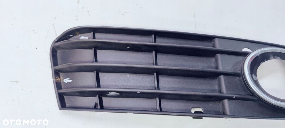 KRATKA ZDERZAKA PRAWA AUDI A4 B8 8KD807682 - 3