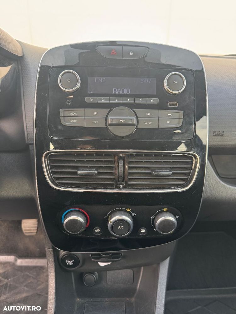 Renault Clio - 12