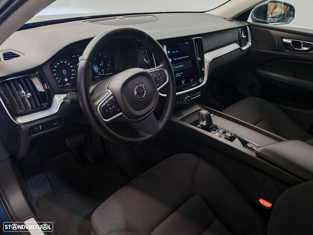 Volvo V60 2.0 B4 Momentum Geartronic - 7