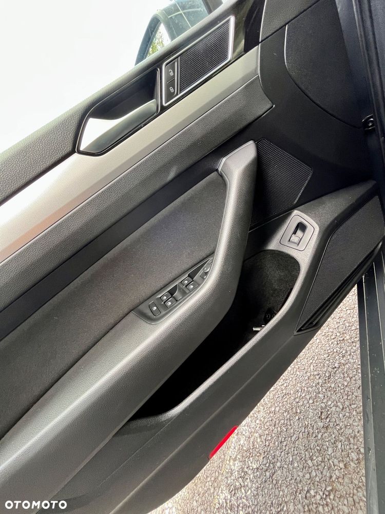 Volkswagen Passat Variant 1.5 TSI EVO Highline DSG - 23