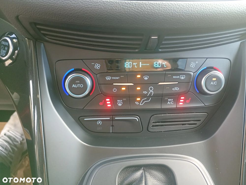 Ford Kuga 2.0 TDCi 4WD Titanium - 24