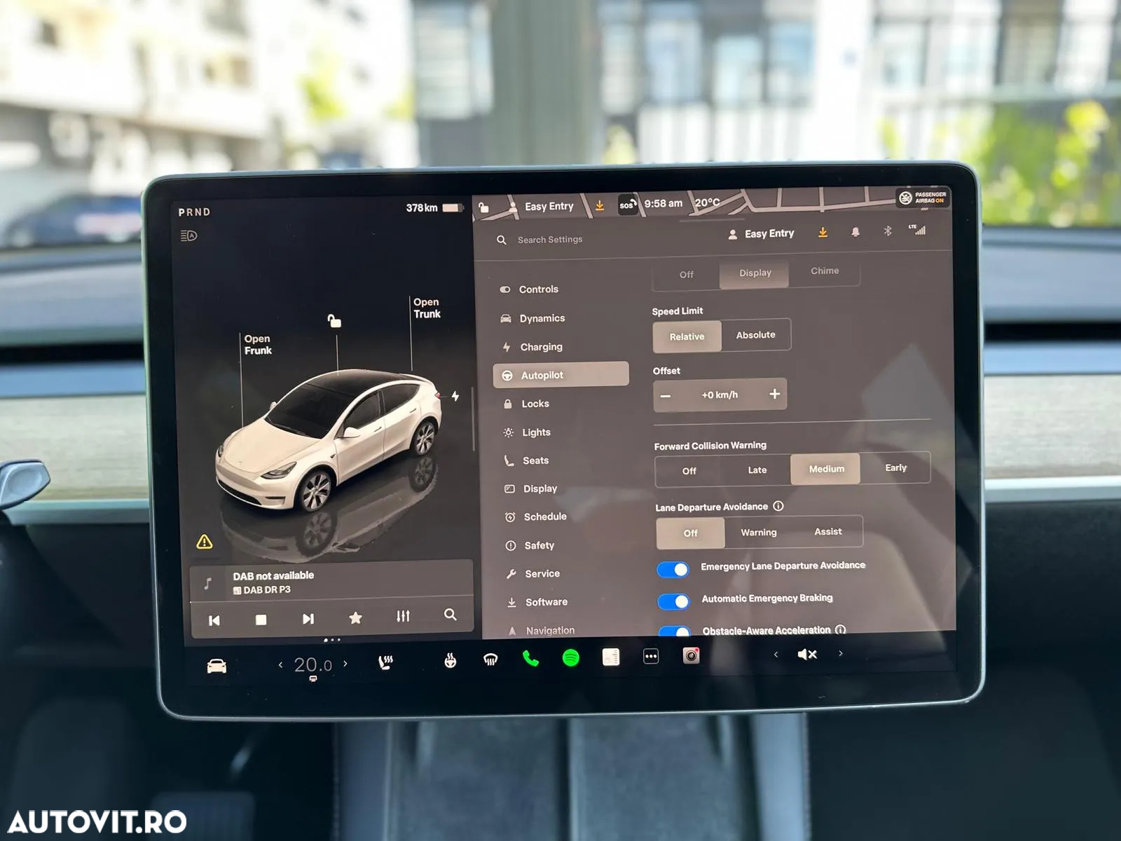 Tesla Model Y Long Range Dual Motor AWD - 28