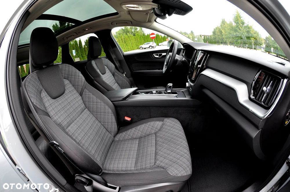 Volvo XC 60 T6 Plug-In Hybrid AWD Core - 28