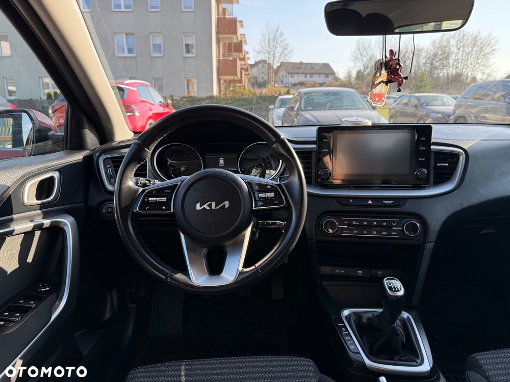 Kia Ceed 1.5 T-GDI M - 11