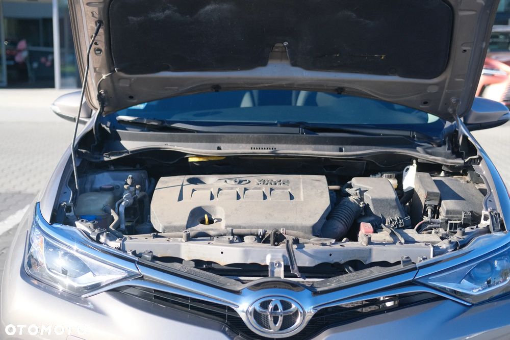 Toyota Auris 1.6 Premium Comfort - 8