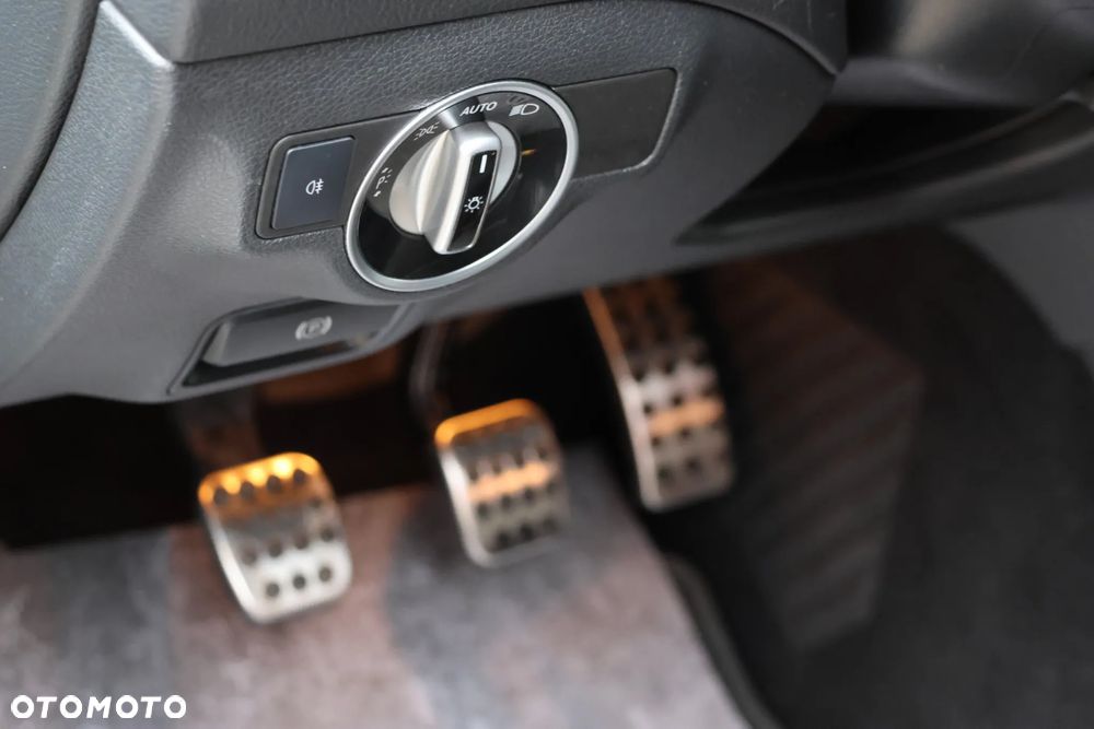 Mercedes-Benz CLA 180 d AMG Line - 16