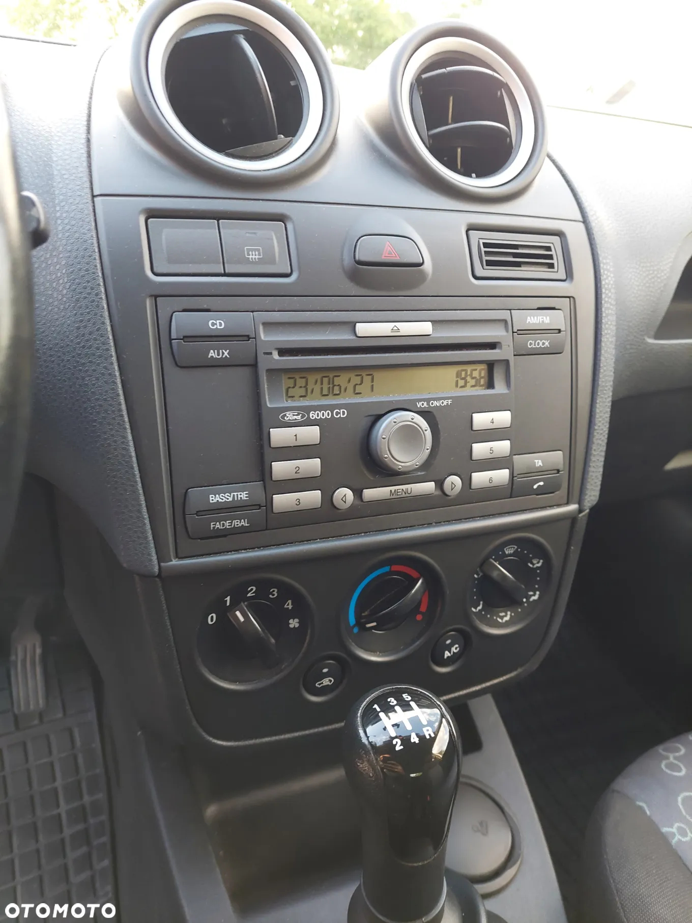 Ford Fiesta 1.3 - 8