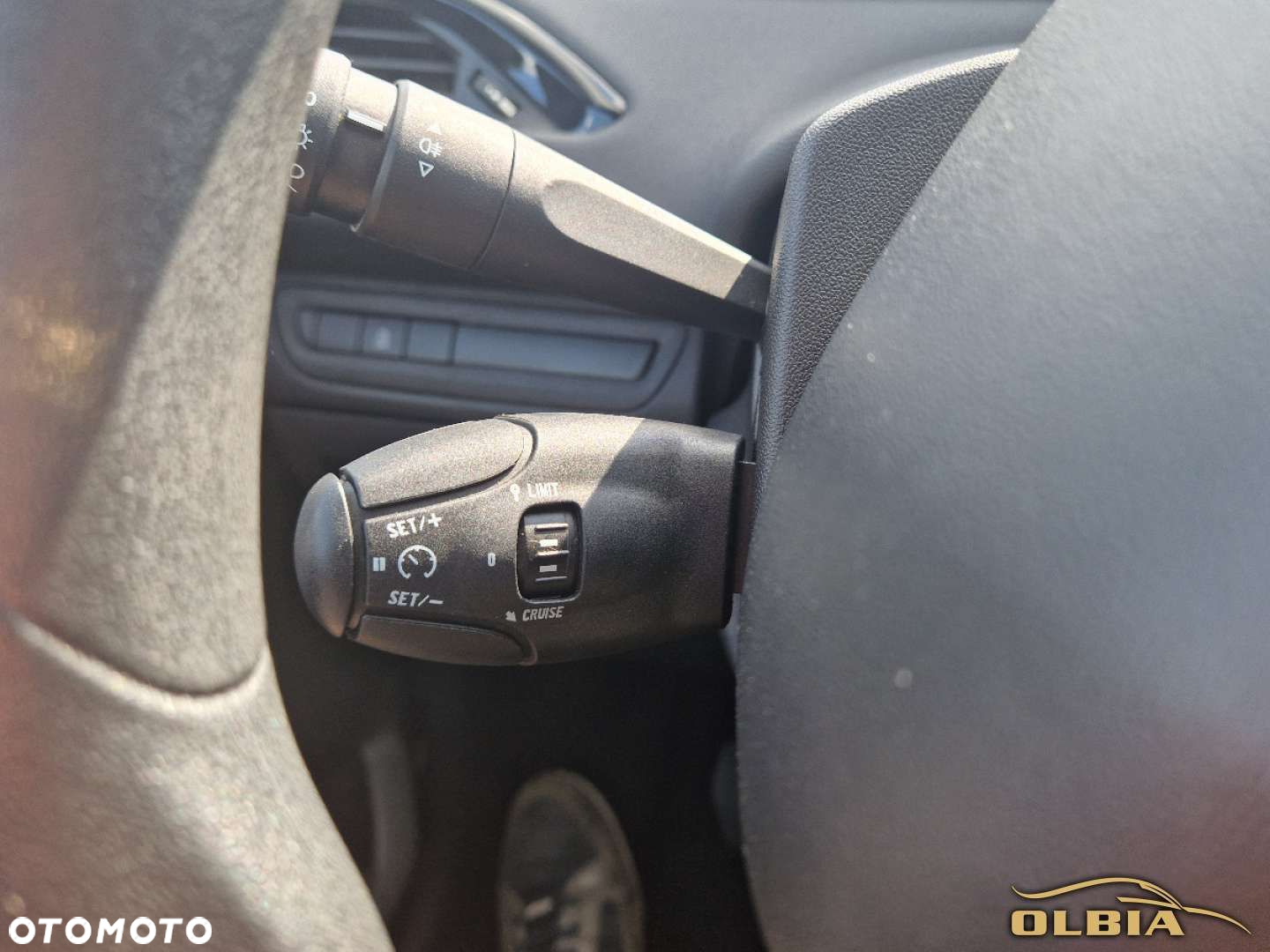 Peugeot 208 - 27