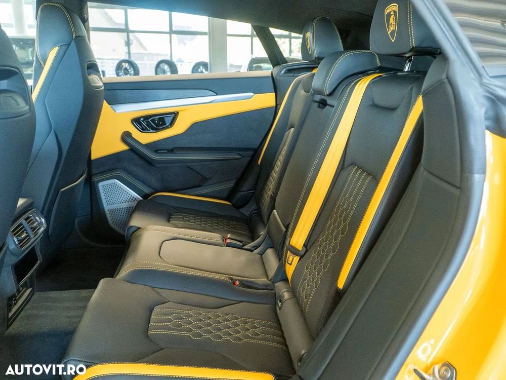 Lamborghini URUS - 12