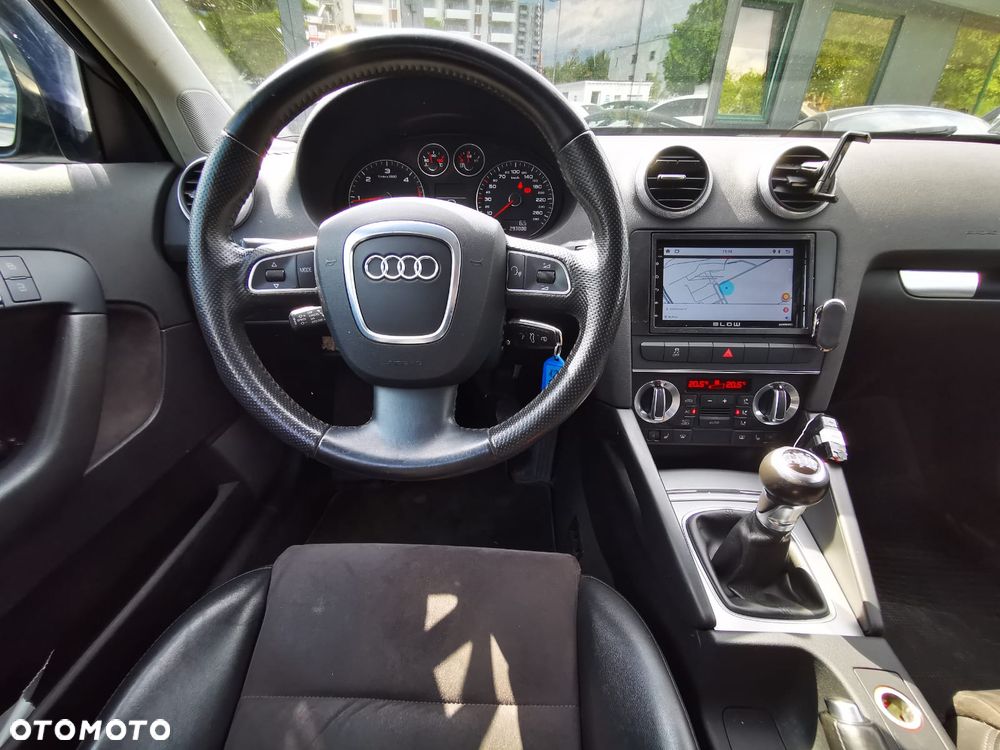 Audi A3 Sportback 2.0 TDI DPF quattro Ambition - 9
