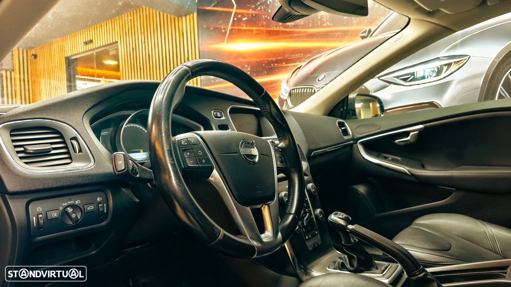 Volvo V40 D2 Summum - 13