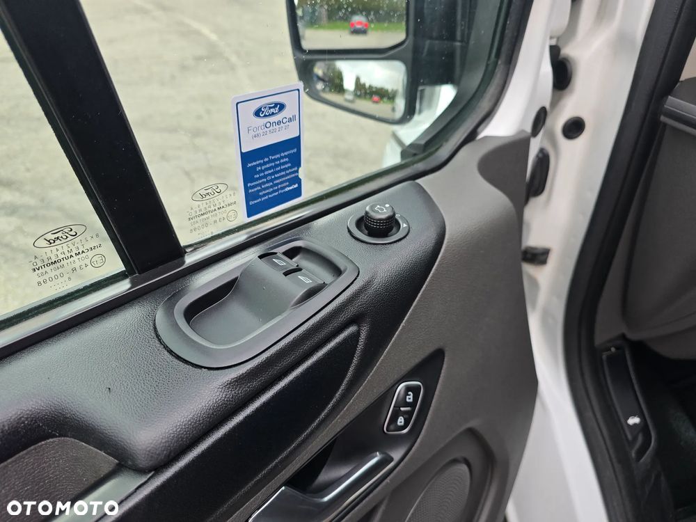 Ford Tourneo Custom 2.0 EcoBlue L2 Trend - 37