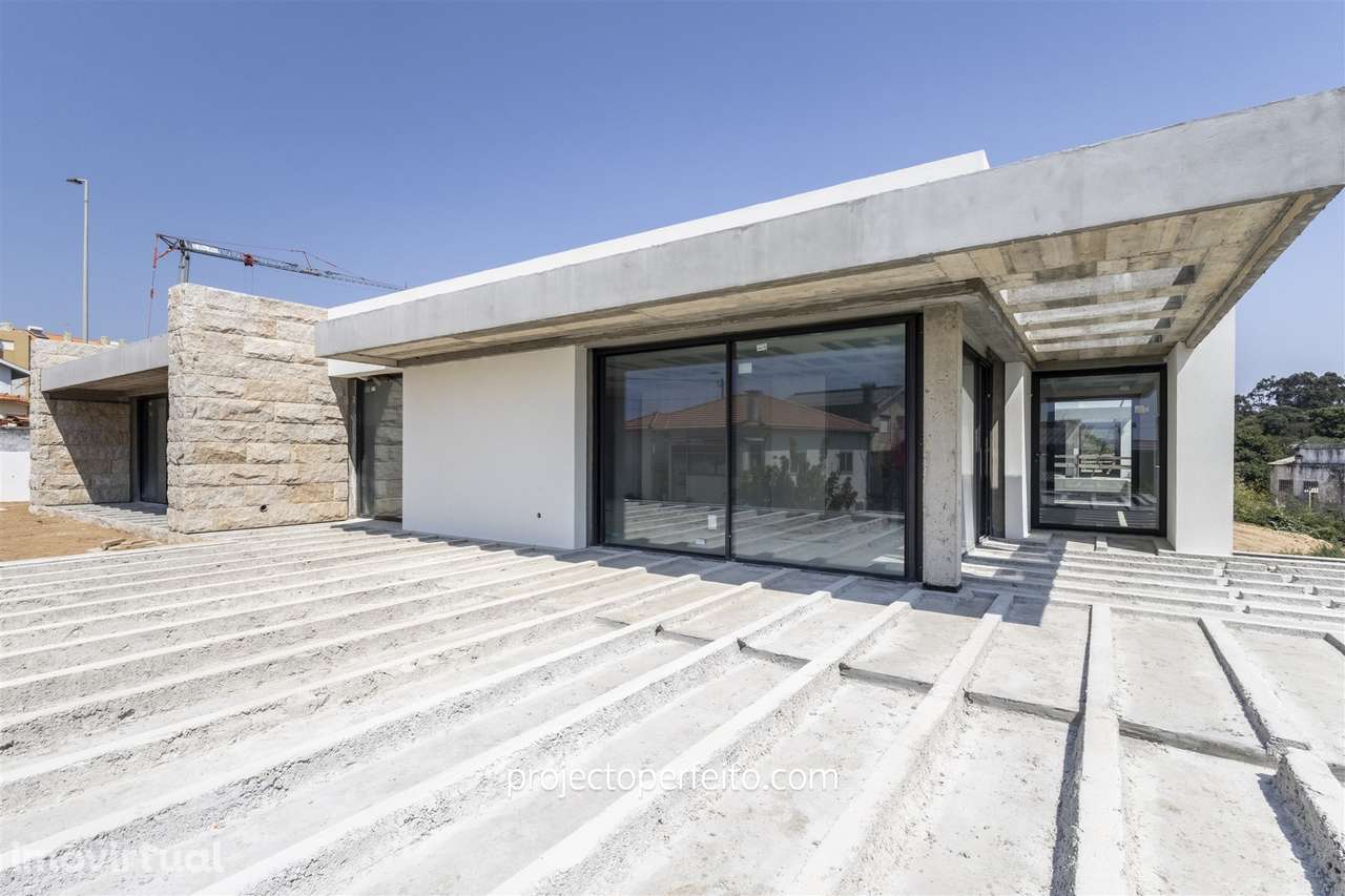Moradia Isolada T3+1 Venda em São Félix da Marinha,Vila Nova de Gaia - Grande imagem: 2/33