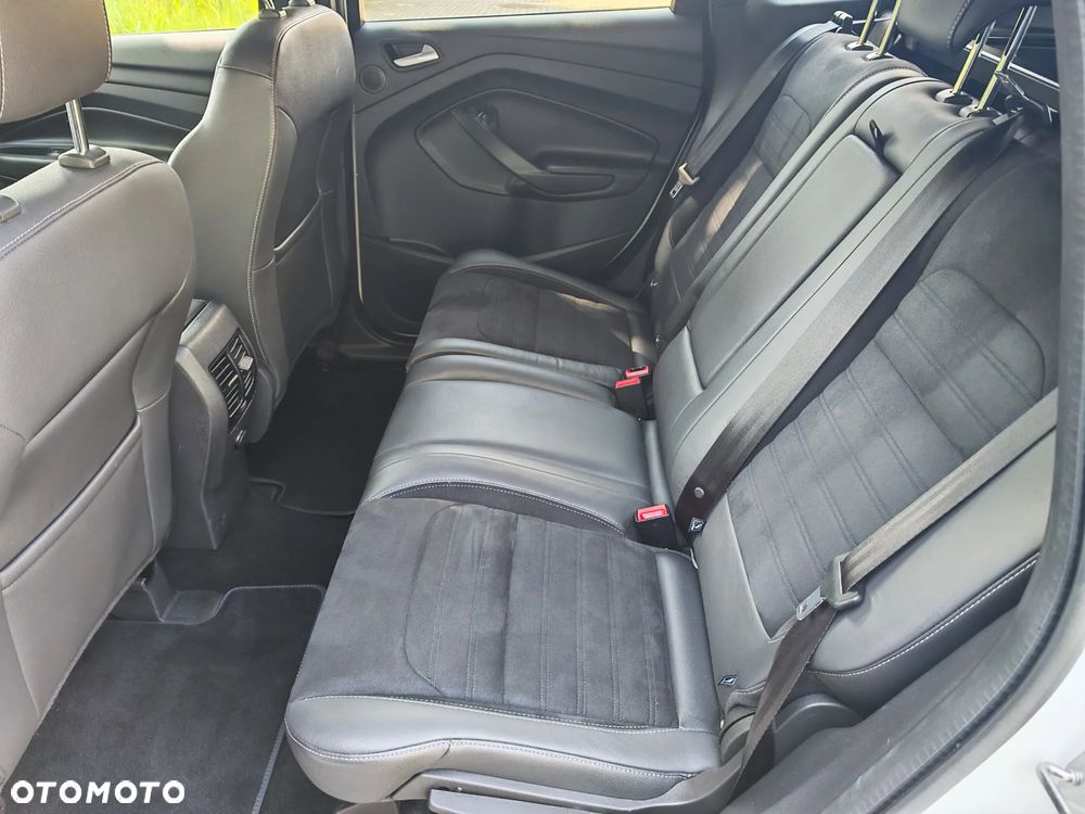 Ford Kuga 1.5 EcoBoost 2x4 ST-Line - 30