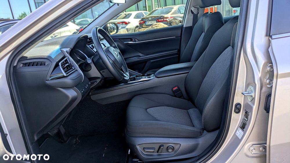 Toyota Camry 2.5 Hybrid Comfort CVT - 11