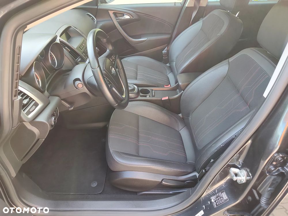 Opel Astra 1.4 Turbo 150 Jahre - 18