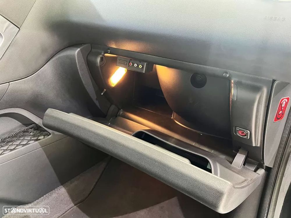 Peugeot 3008 2.0 HDi Hybrid4 - 17