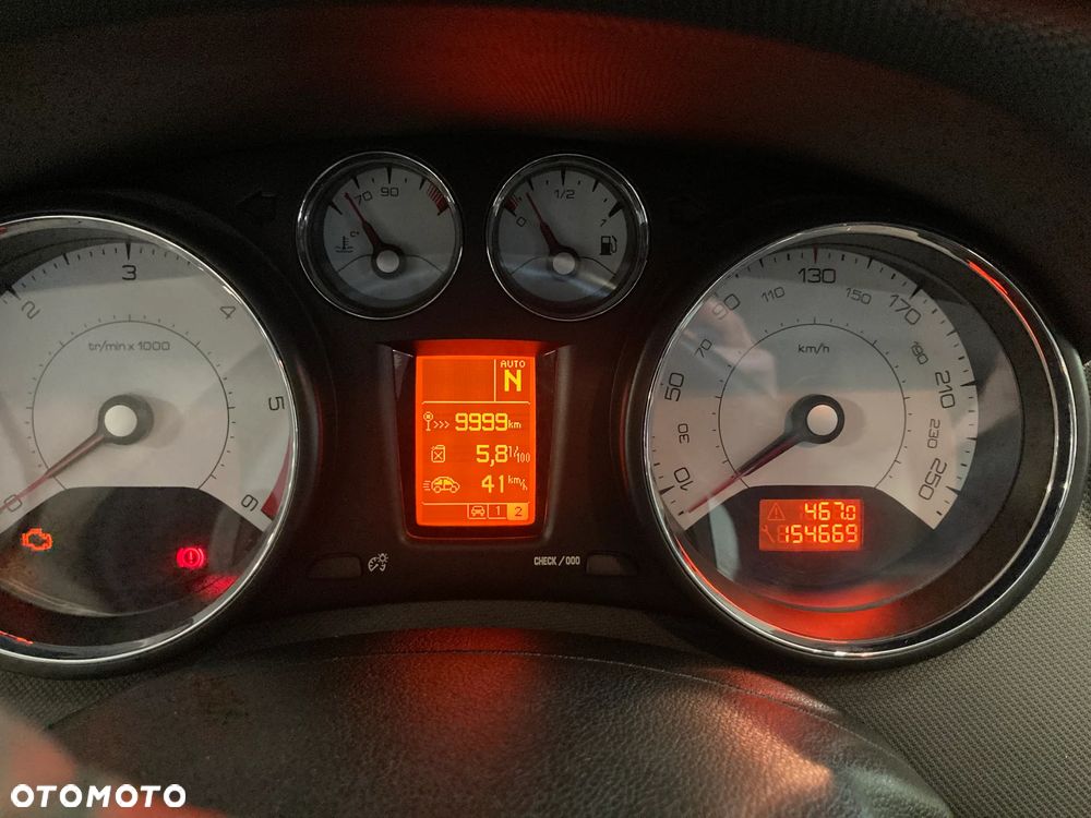 Peugeot 308 - 8