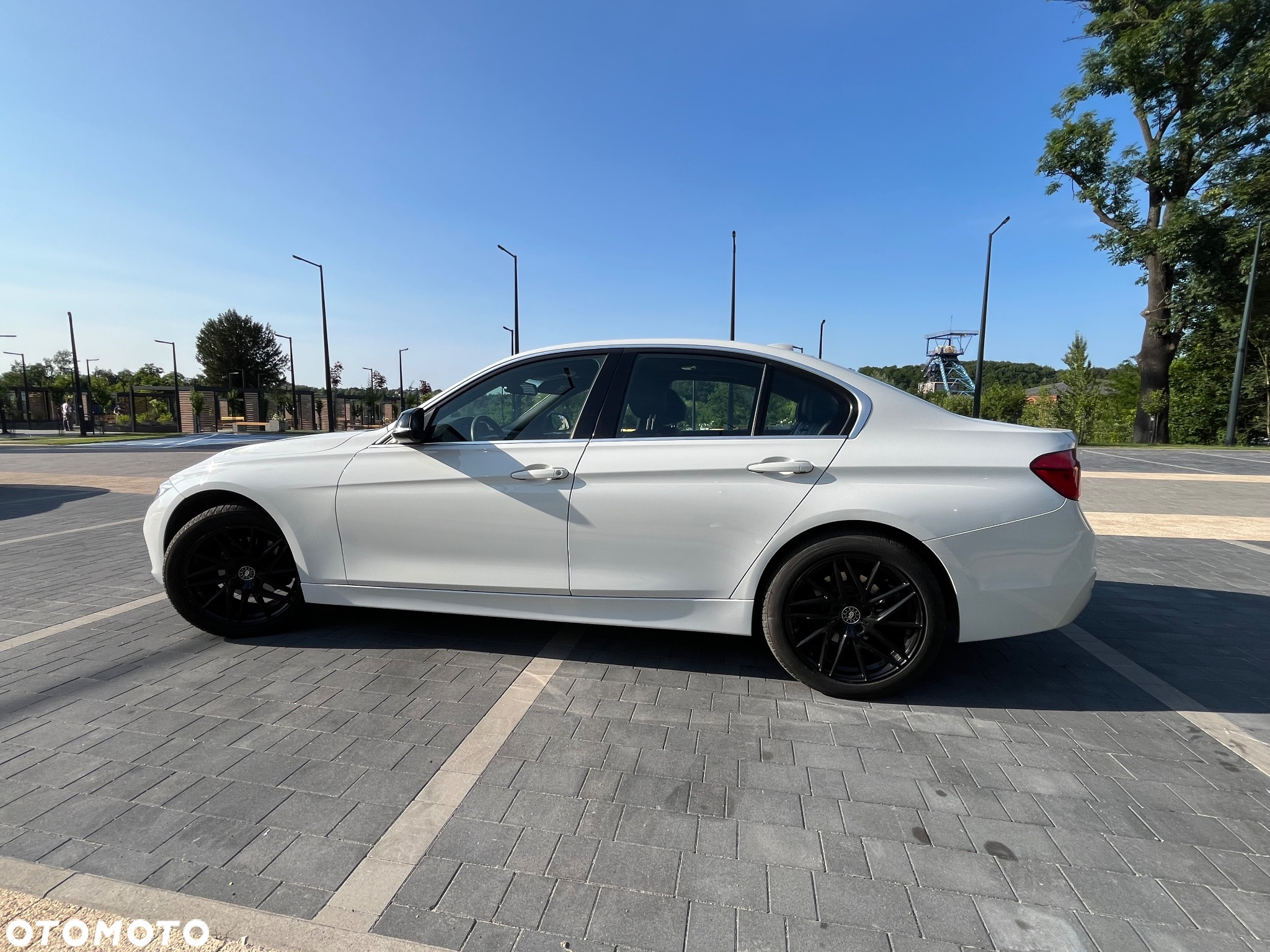 BMW Seria 3 330i xDrive Sport Line Shadow - 12