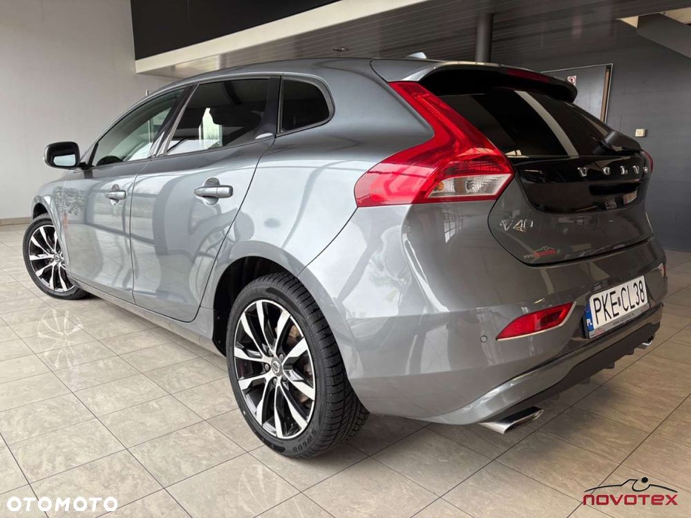 Volvo V40 T4 Momentum - 4