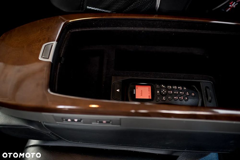 BMW Seria 7 750i - 21