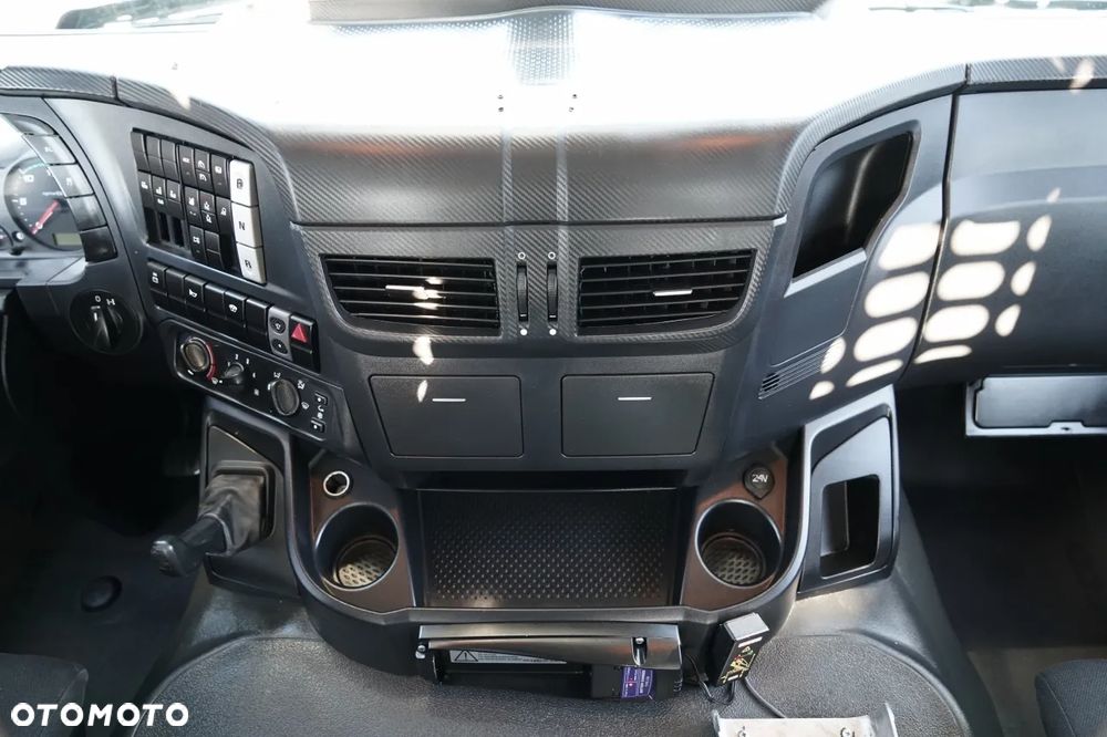 Iveco STRALIS 460 / 6X2 / SKRZYNIOWY 8,1 m + HDS FASSI. F185 MAX UDŹWIG 5 500 KG / STEROWANIE RADIOWE / ROTATOR / - 34