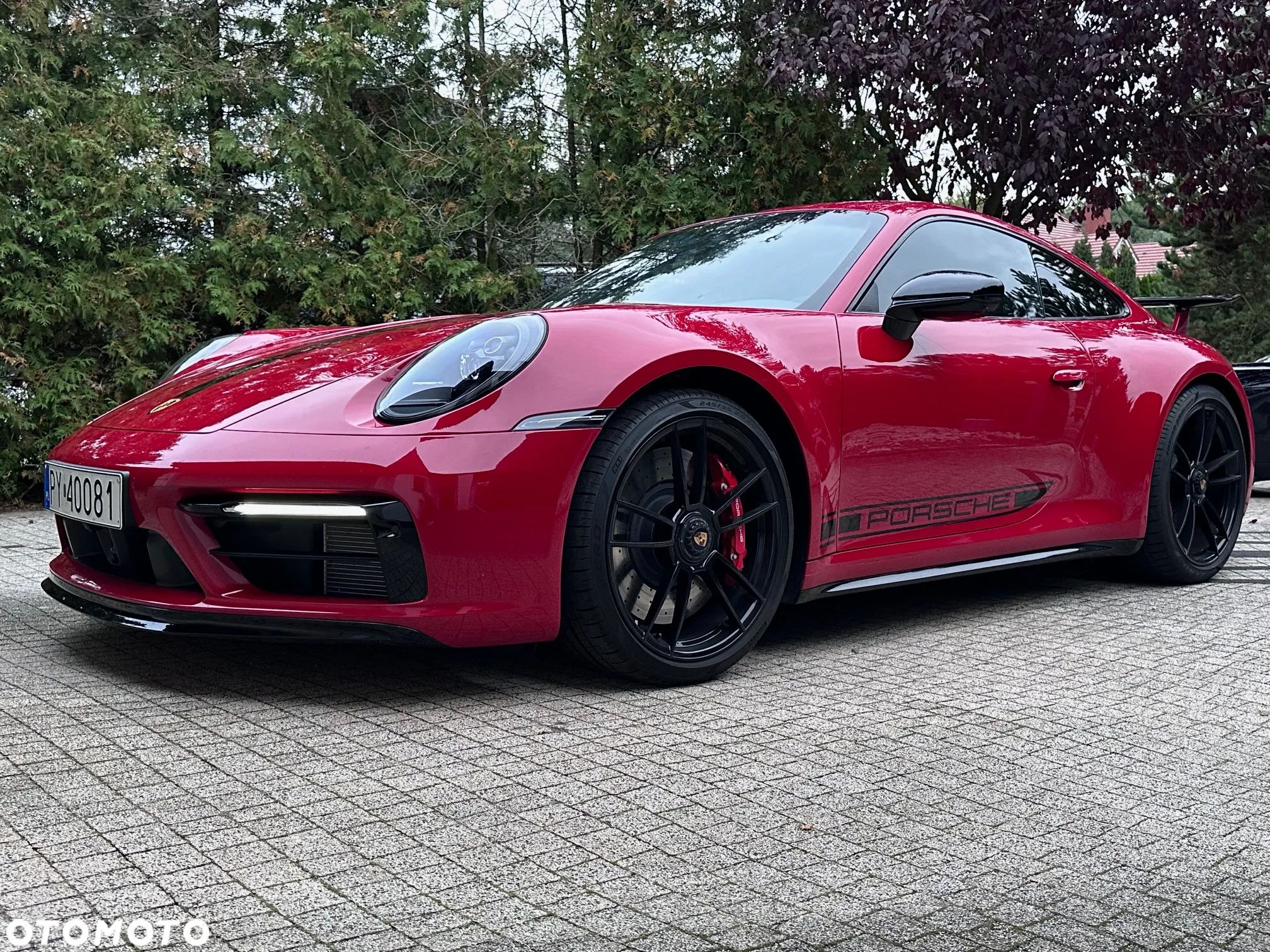 Porsche 911 Carrera GTS - 1