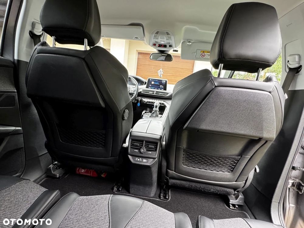 Peugeot 5008 1.6 BlueHDI Allure S&S - 21