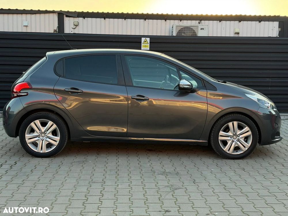 Peugeot 208 1.2 VTi Allure - 13