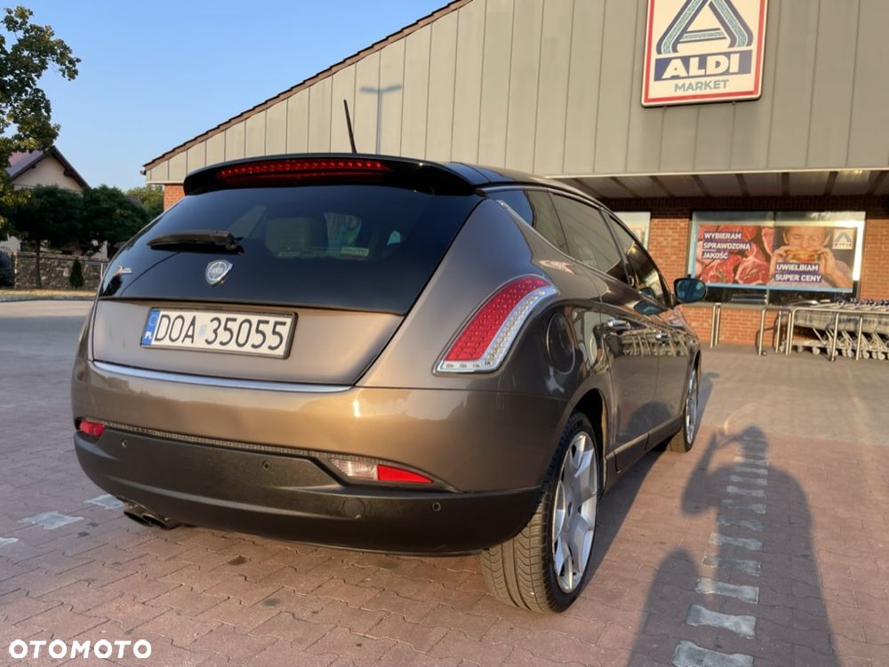 Lancia Delta 1.8 T-Jet Executive Sportronic - 8
