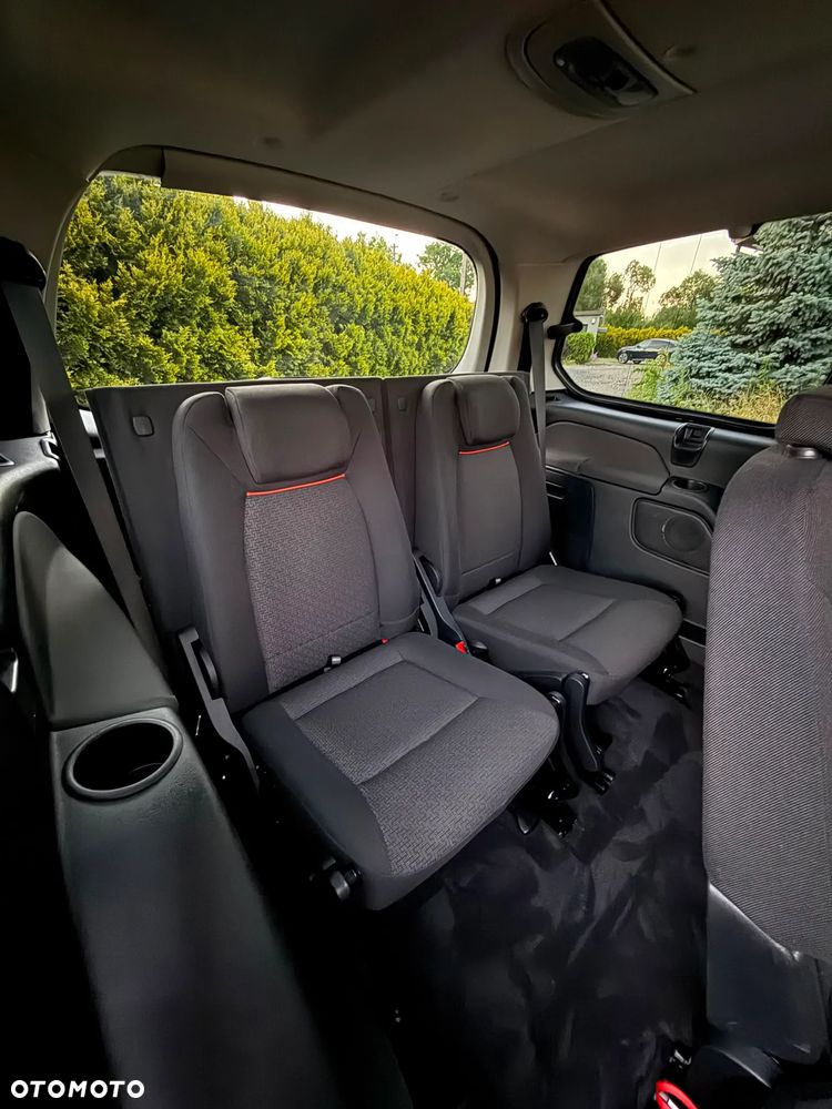 Ford Galaxy - 8