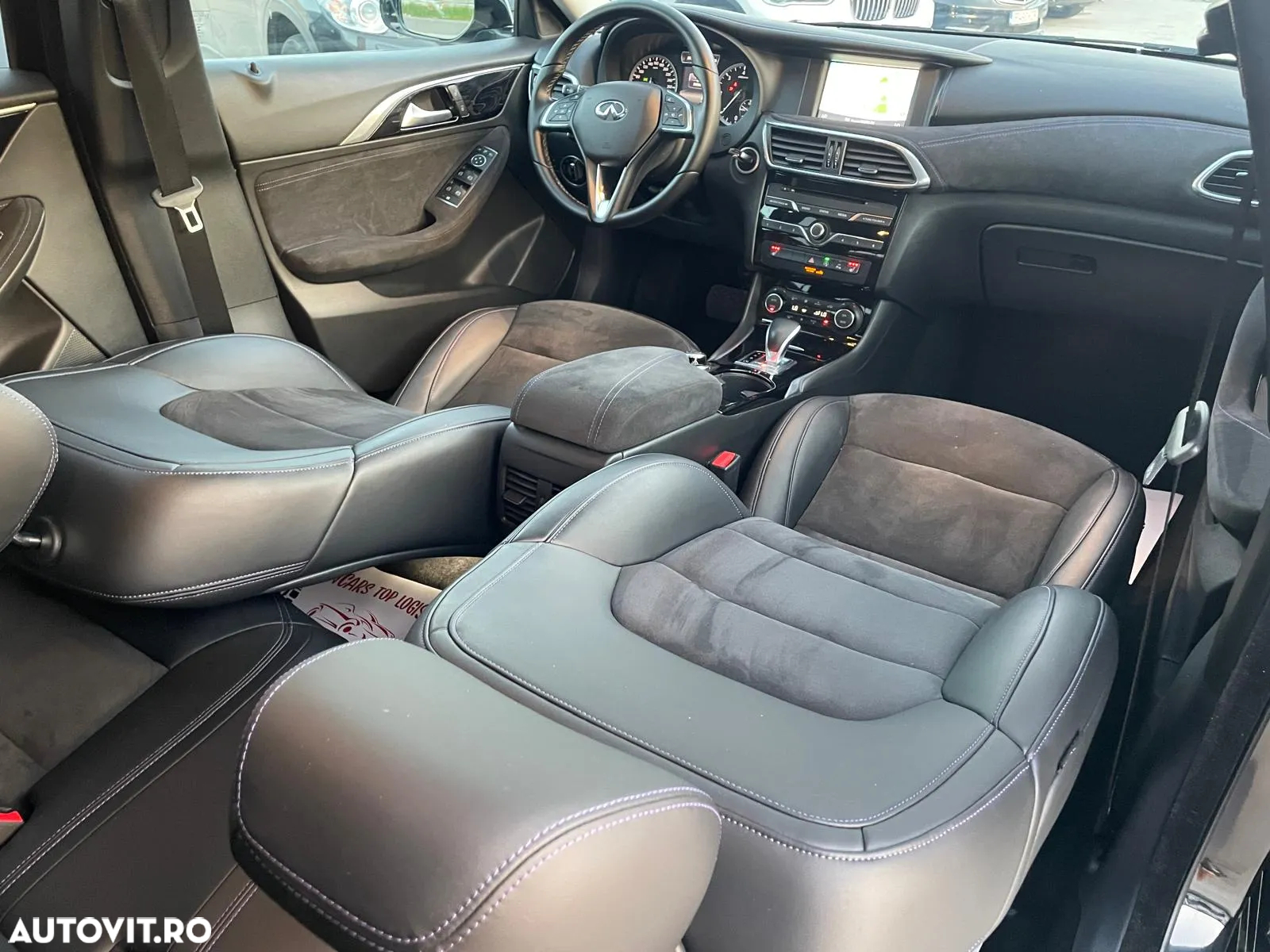 Infiniti Q30 - 8