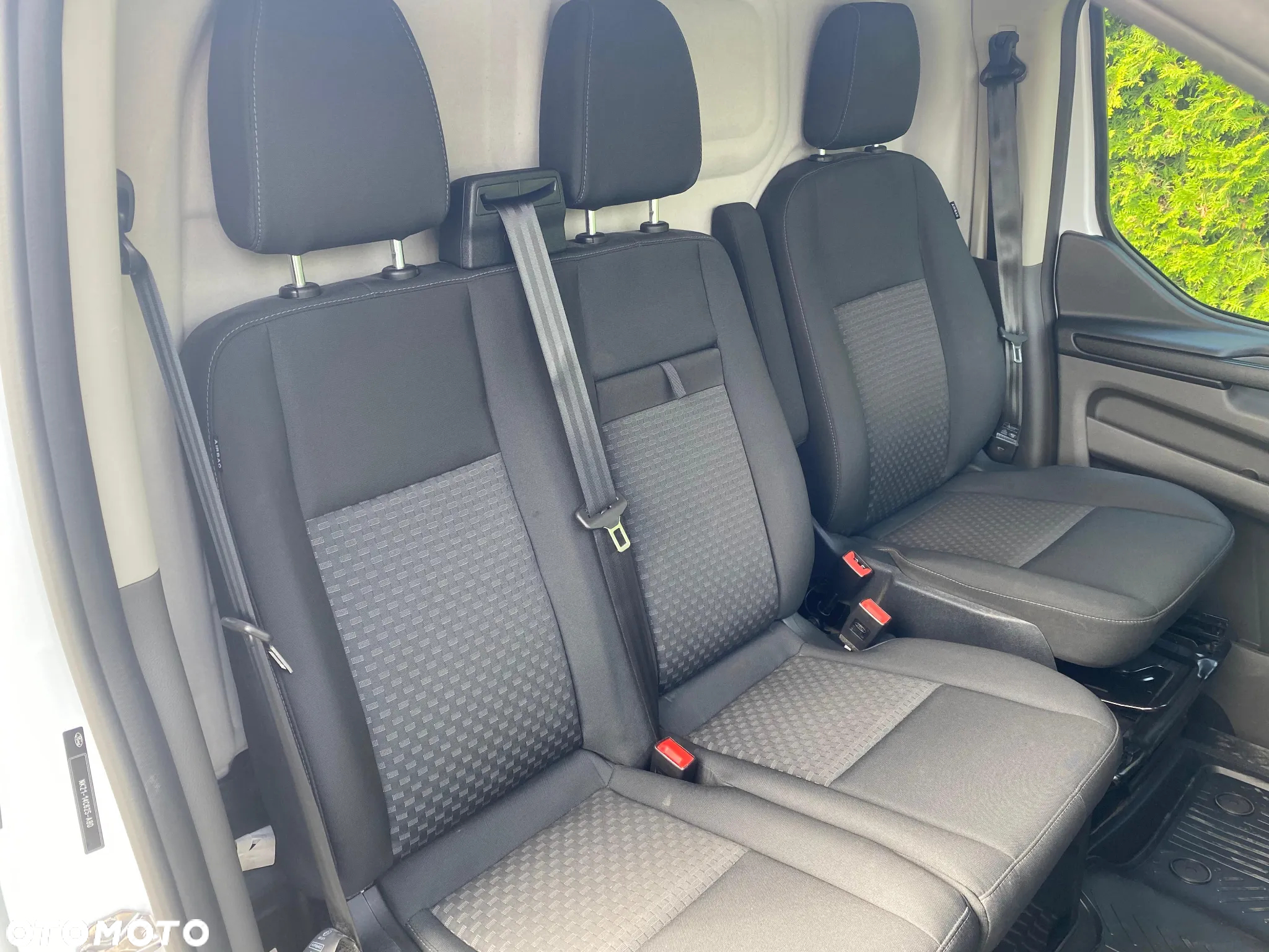 Ford Transit Custom L2H1 - 24