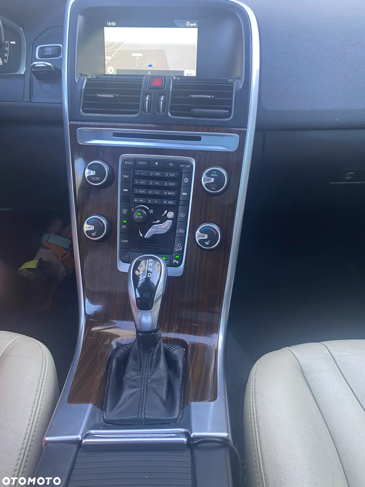 Volvo XC 60 D5 AWD Summum - 7
