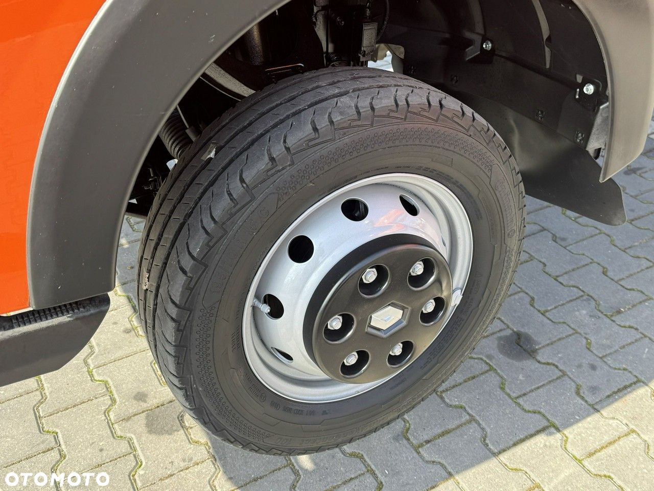 Renault Maxity - 16