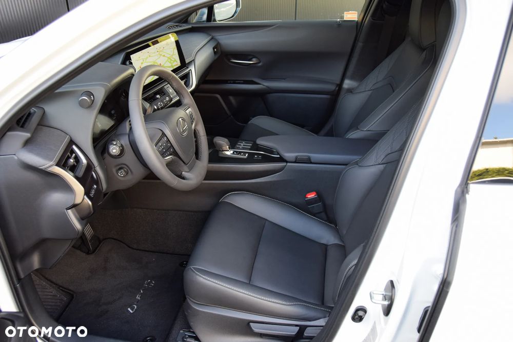 Lexus UX 300h F Sport Design - 10