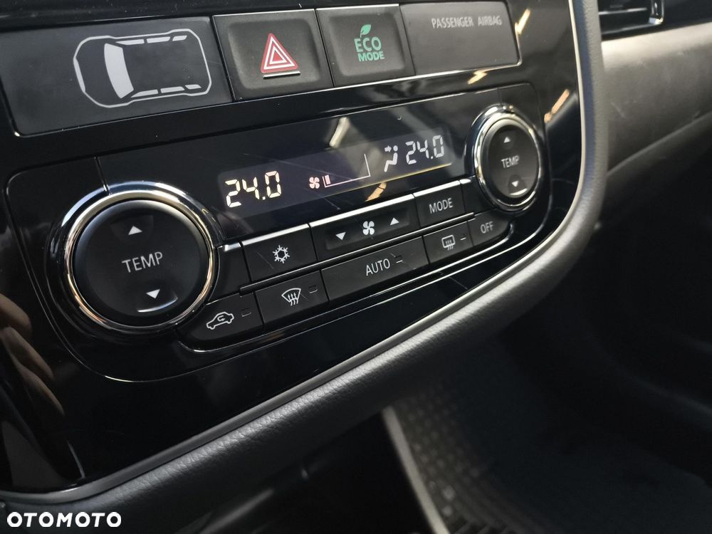Mitsubishi Outlander - 19