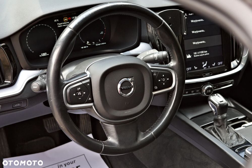 Volvo V60 D4 Momentum - 19