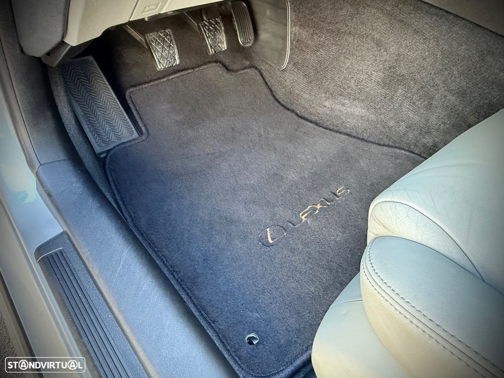 Lexus IS 220 d P.Luxury 4D - 24