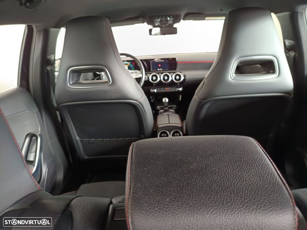 Mercedes-Benz A 200 AMG Line - 13