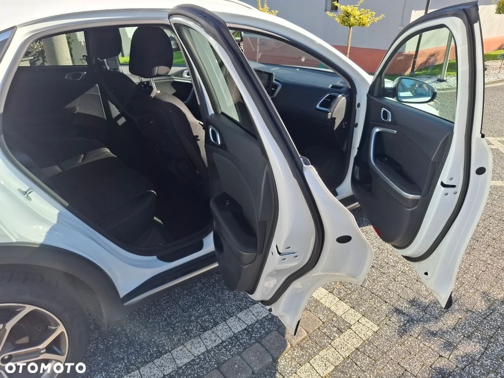 Kia XCeed - 10