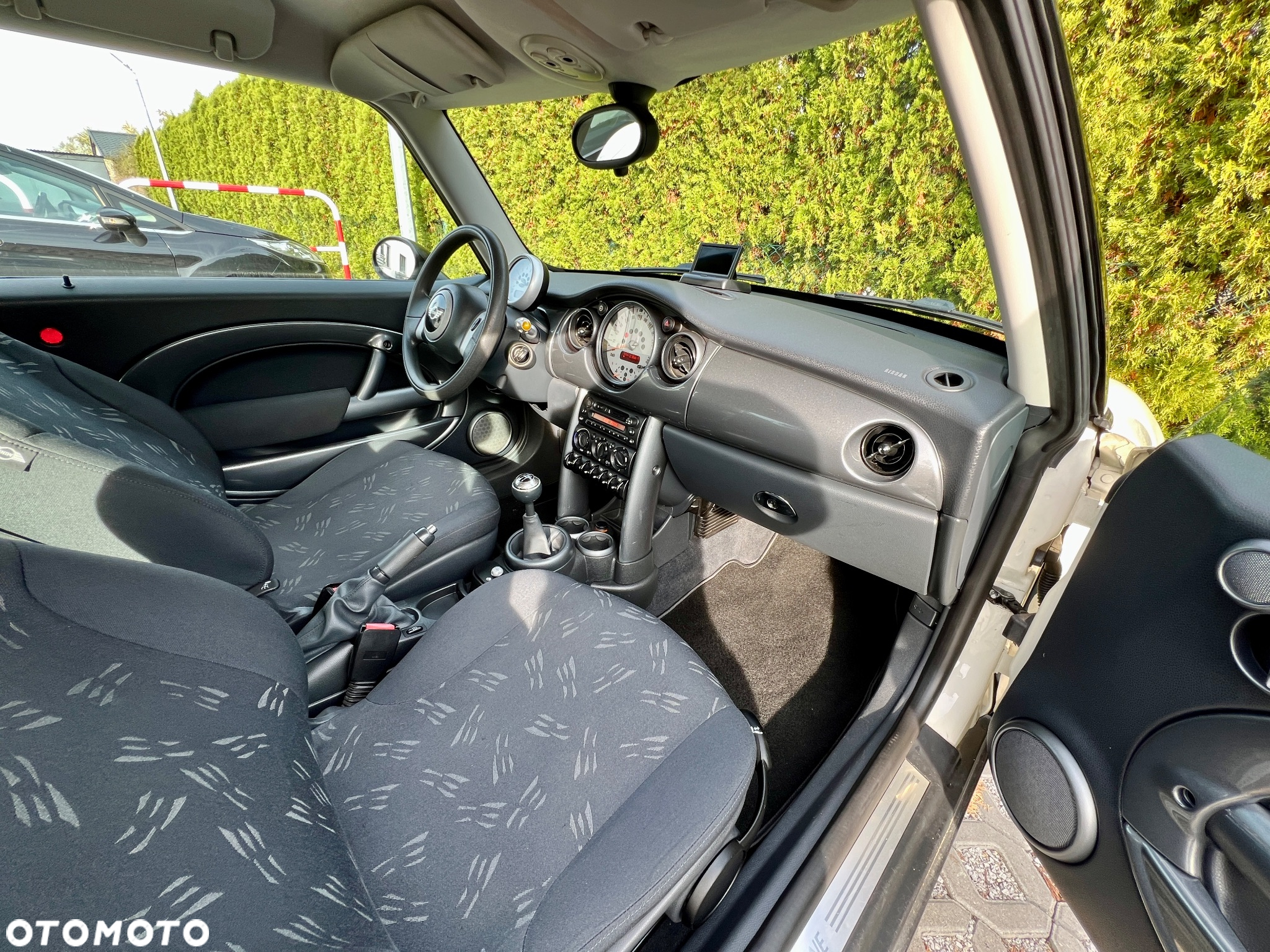 MINI ONE Standard - 16