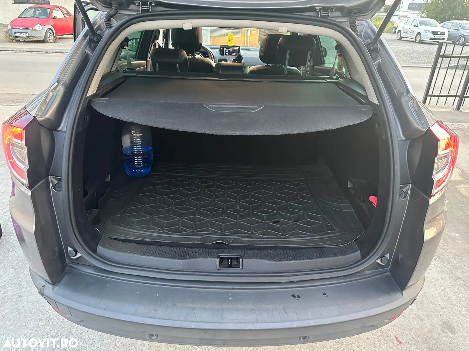 Renault Megane ENERGY TCe 130 BOSE EDITION - 12