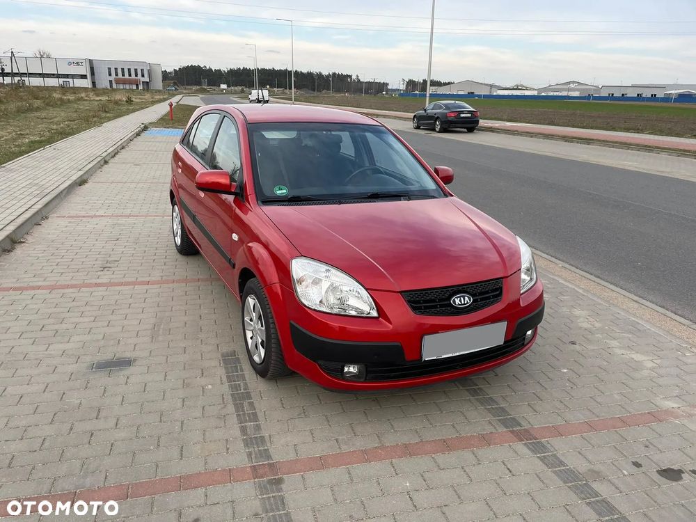 Kia Rio 1.4 Family - 3