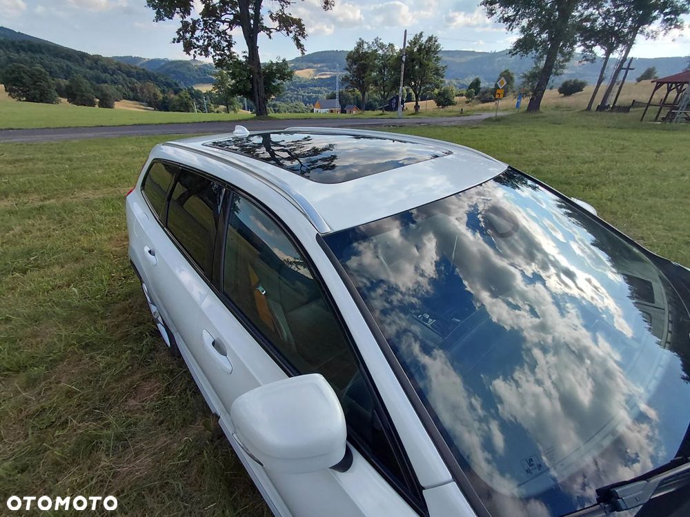 Volvo V90 Cross Country D5 AWD Ocean Race - 10