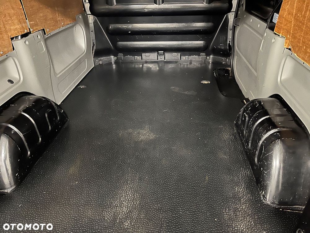 Opel Vivaro - 25