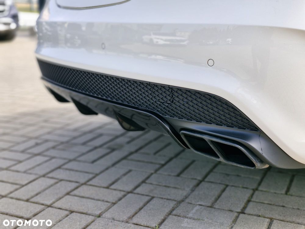 Mercedes-Benz CLA - 33