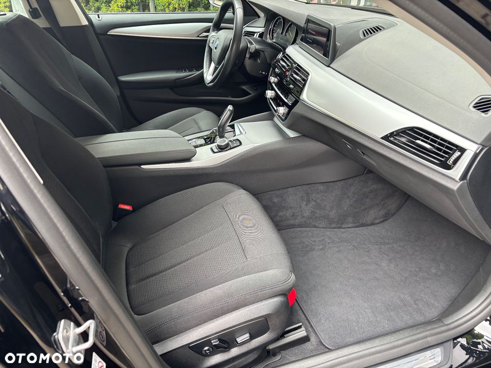 BMW Seria 5 540i - 11